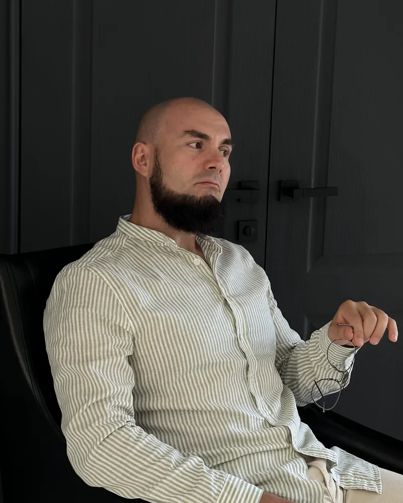 Дамир, психолог